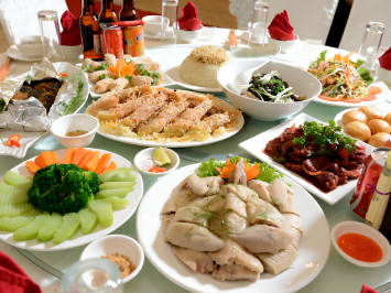 TIỆC ĐÁM GIỖ